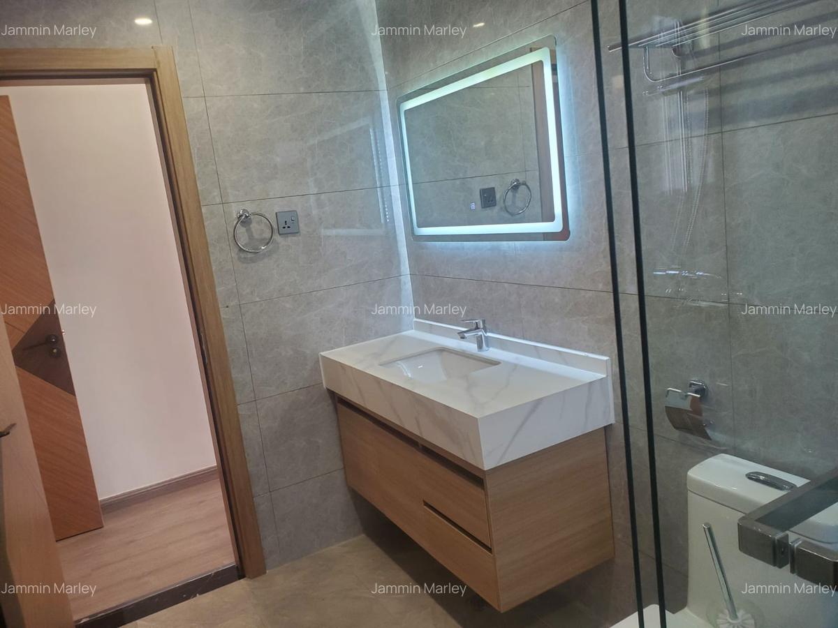 3 Bed Apartment with En Suite at Riverside Drive - 2