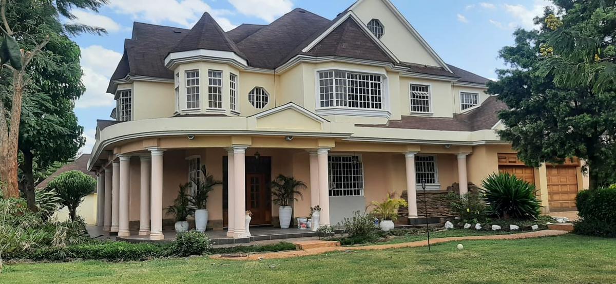 5 Bed House with En Suite in Runda - 1