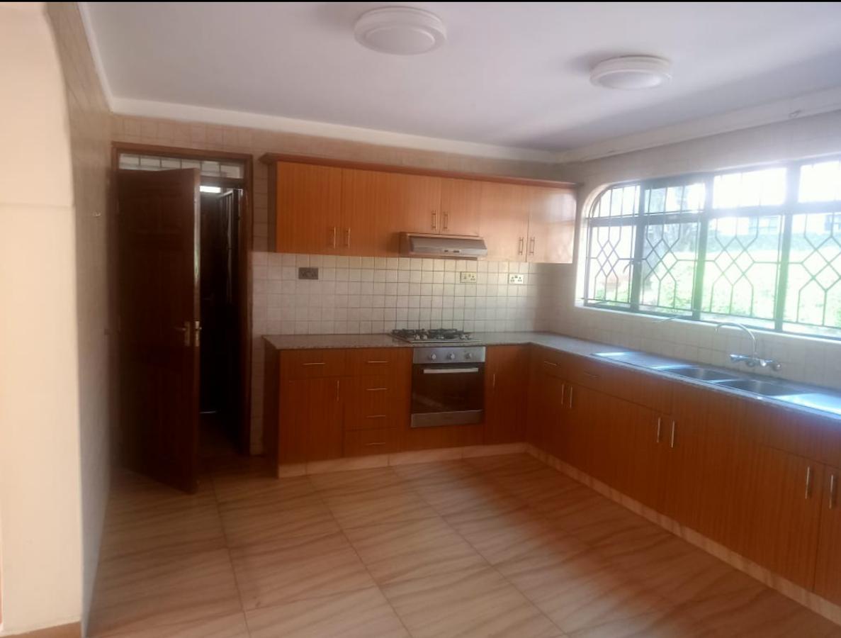 4 Bed House with En Suite at Old Runda - 5