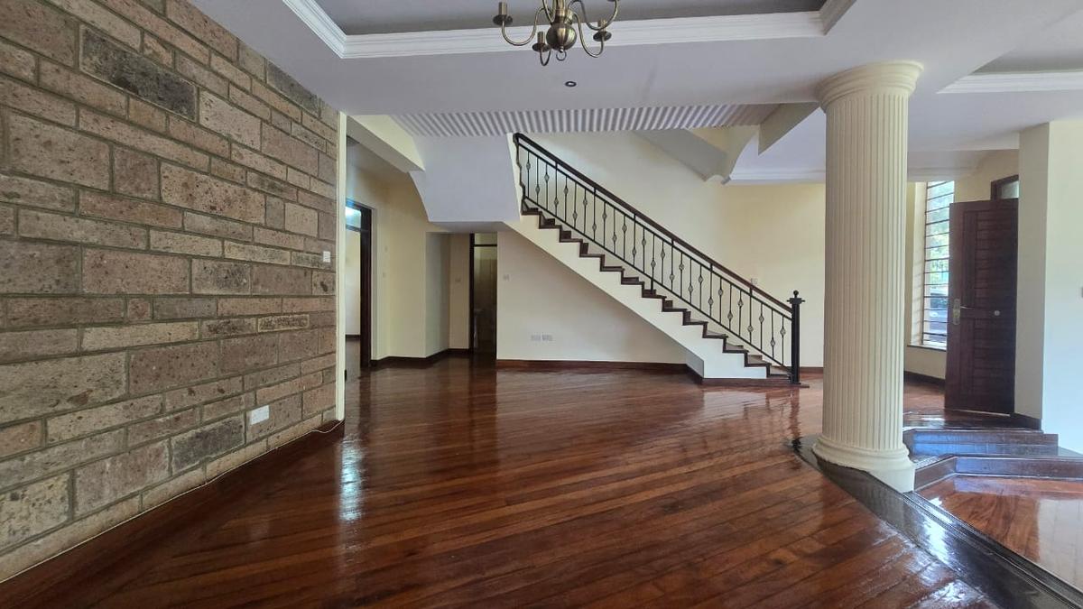 5 Bed Townhouse with En Suite in Lavington - 14