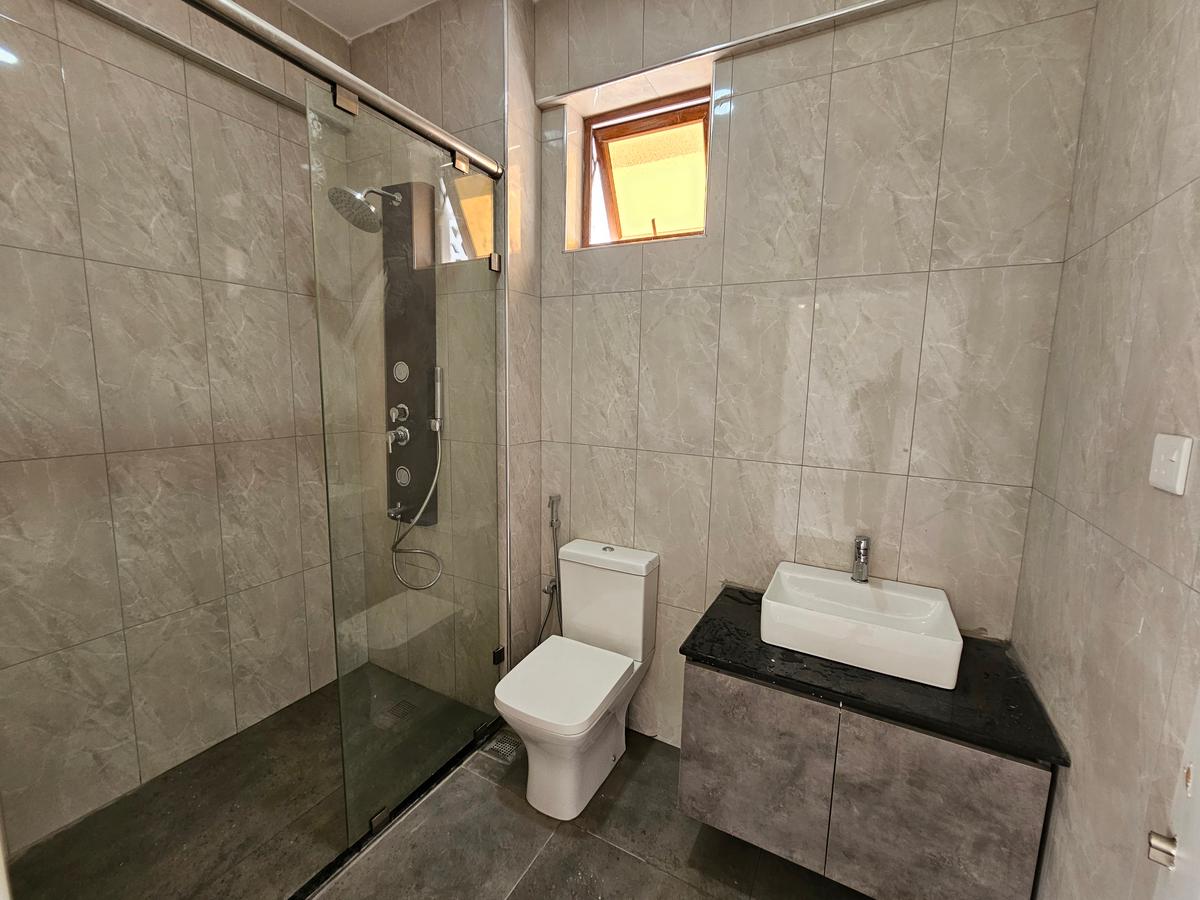 2 Bed Apartment with En Suite in Nyali Area - 13