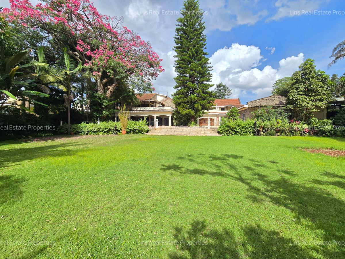 6 Bed House with En Suite in Lavington - 7