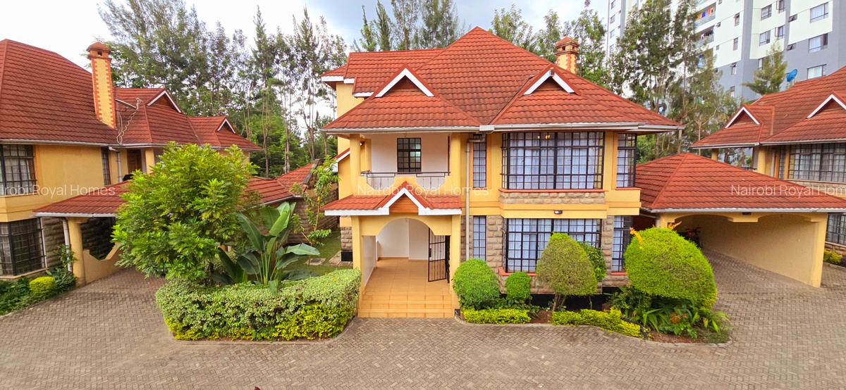 5 Bed Townhouse with En Suite at Lavington Green - 1
