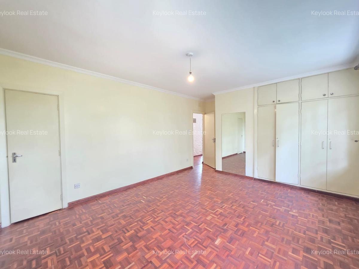 4 Bed House with En Suite at Lavington Green - 8