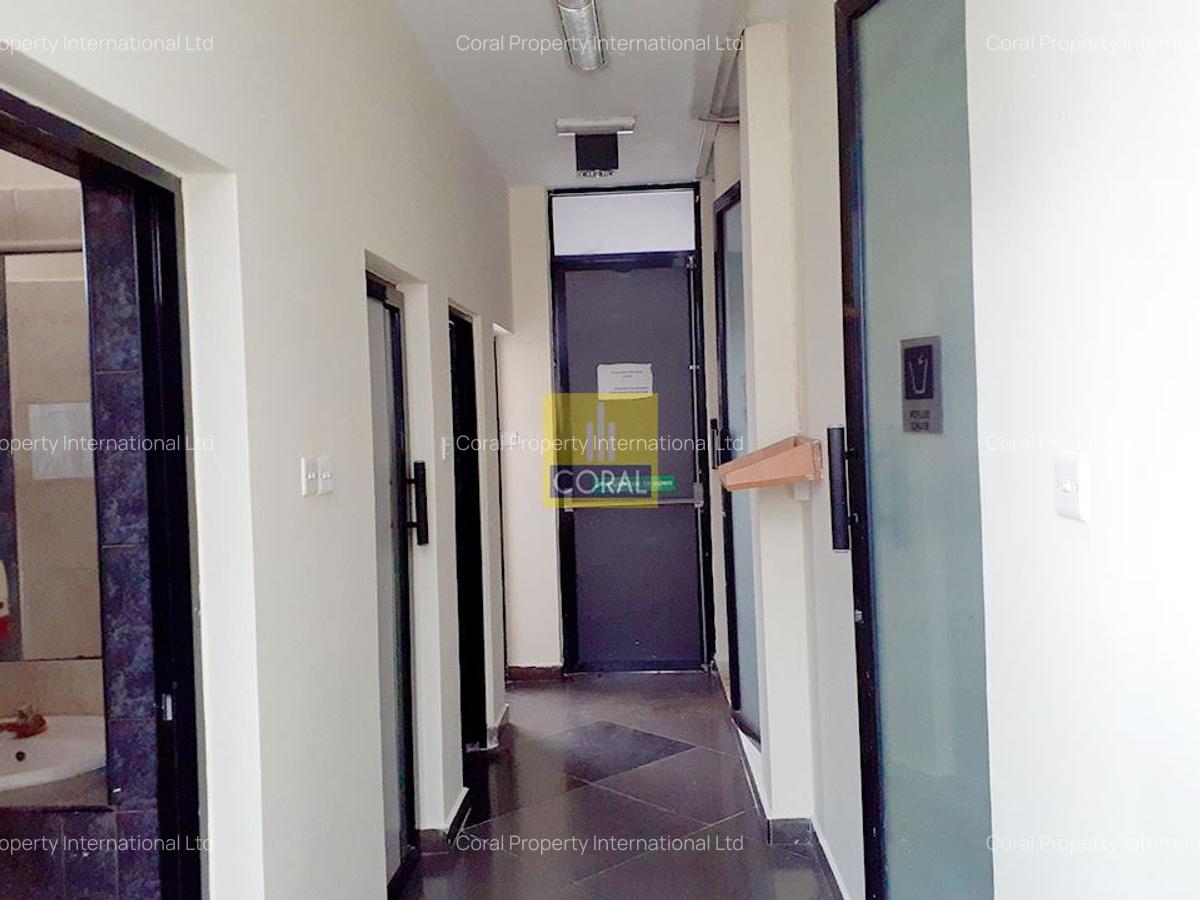 2,934 ft² Office with Service Charge Included in Westlands Area - 14