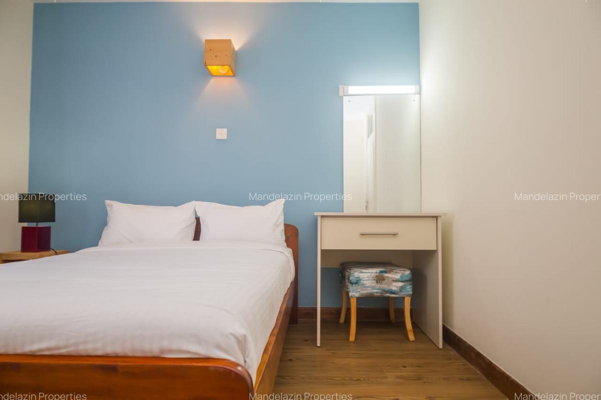Serviced 1 Bed Apartment with En Suite at Raphta Road - 6