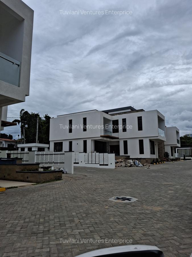 5 Bed Villa with En Suite at Nyali Mombasa - 19