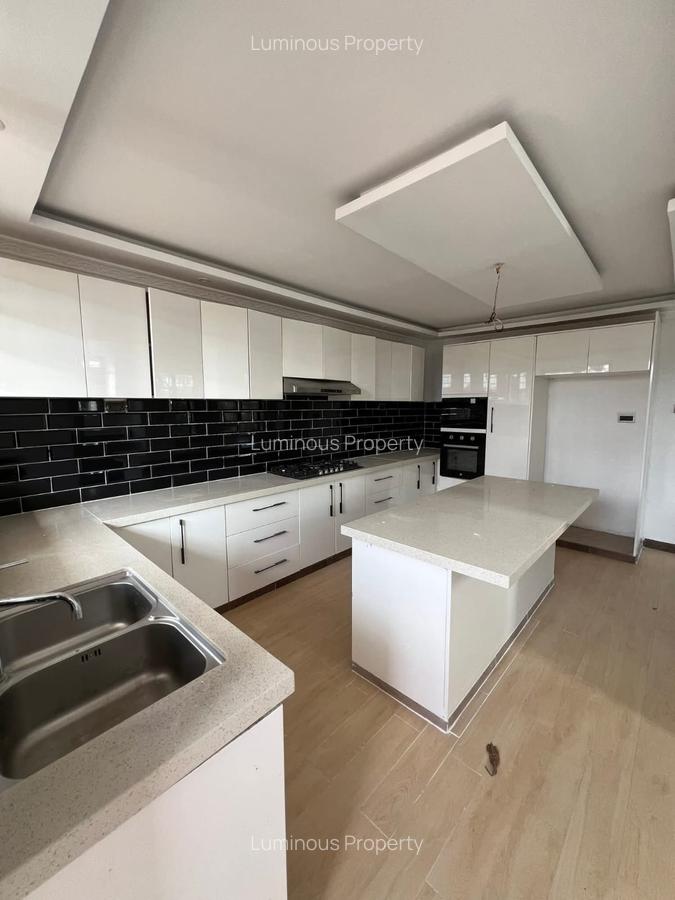 5 Bed House with En Suite at Kamakis - 2