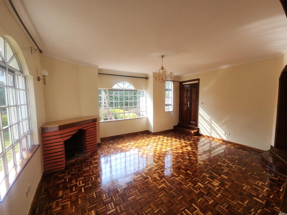 3 Bed Townhouse with En Suite in Lavington - 5