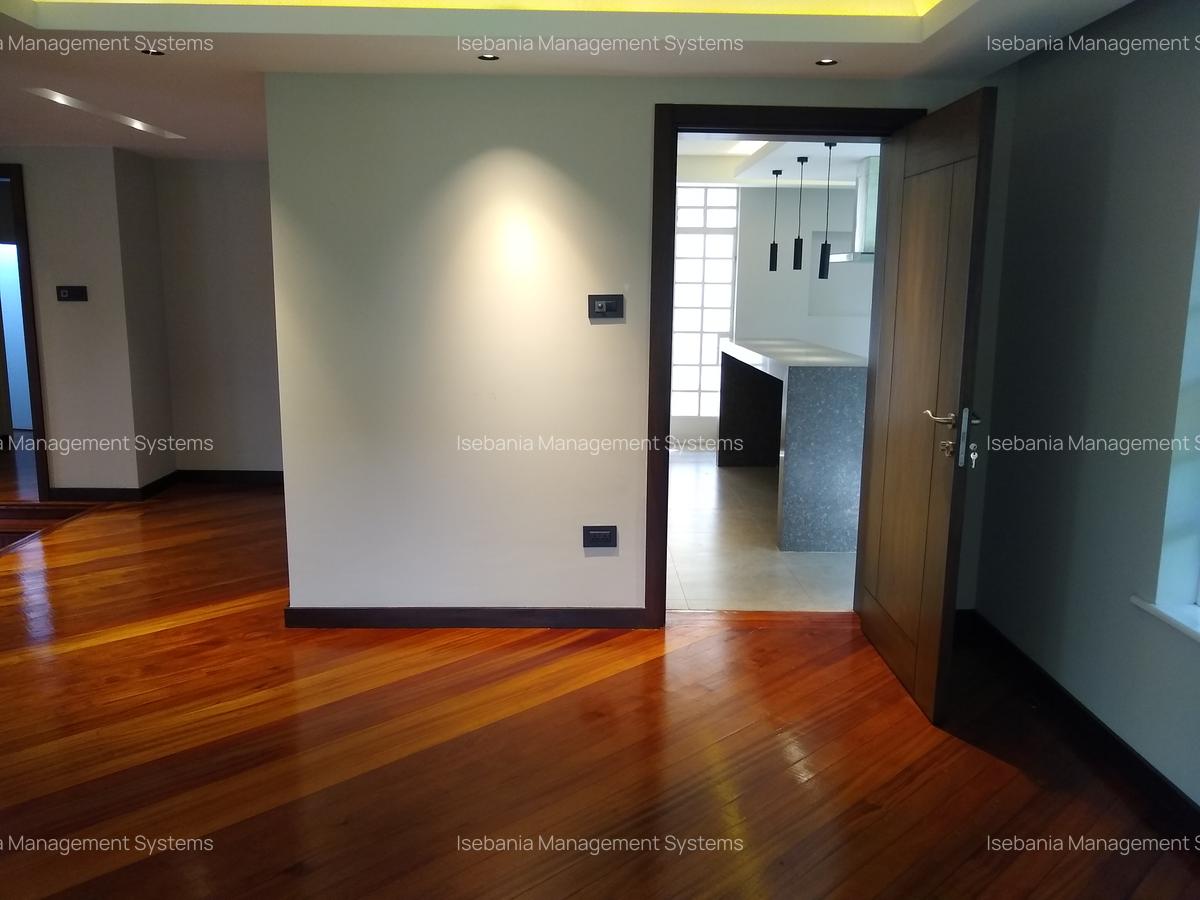 5 Bed House with En Suite at Panafric Avenue - 7