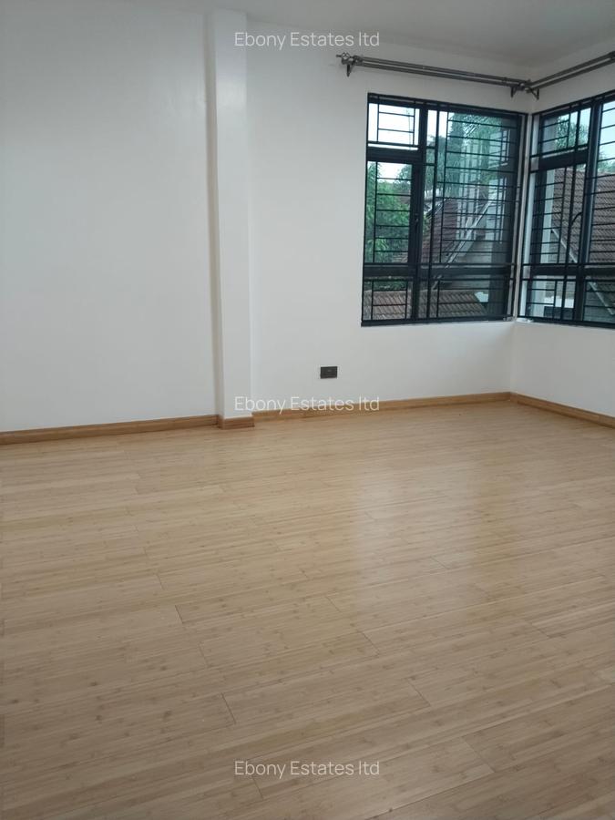 5 Bed Townhouse with En Suite in Lavington - 10