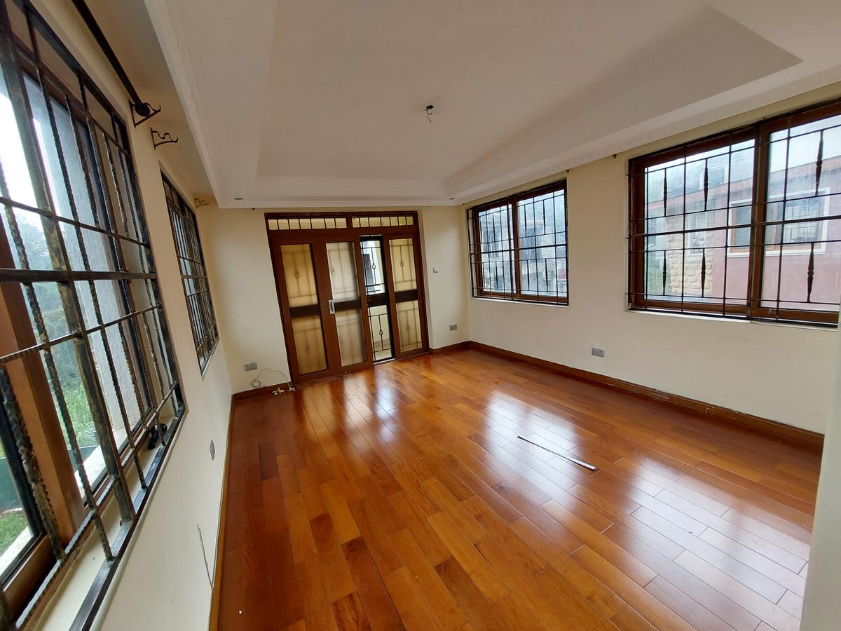 5 Bed Townhouse with En Suite at Chalbi Drive - 15