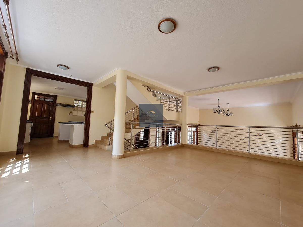 4 Bed Townhouse with En Suite at Kyuna - 5