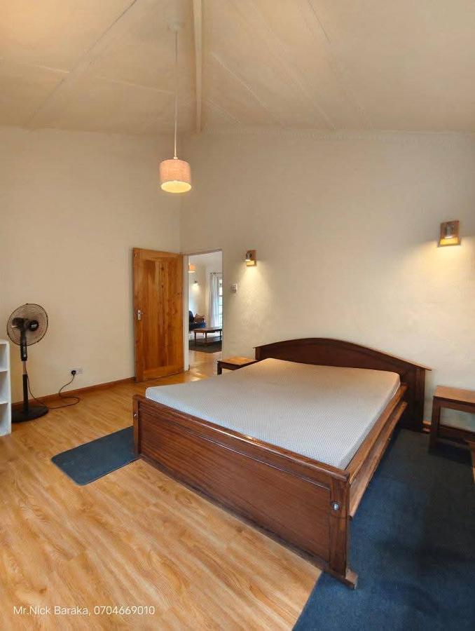 1 Bed House with En Suite at Karen Road - 12