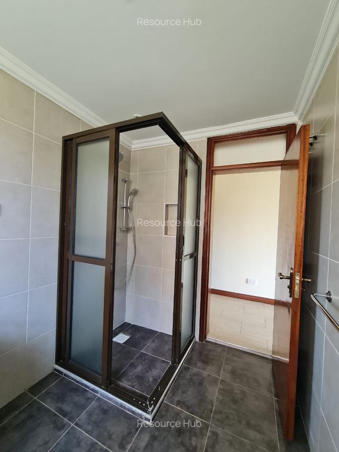 4 Bed Townhouse with En Suite at Runda - 17