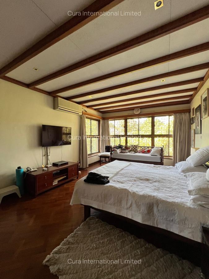 5 Bed House with En Suite in Westlands Area - 10
