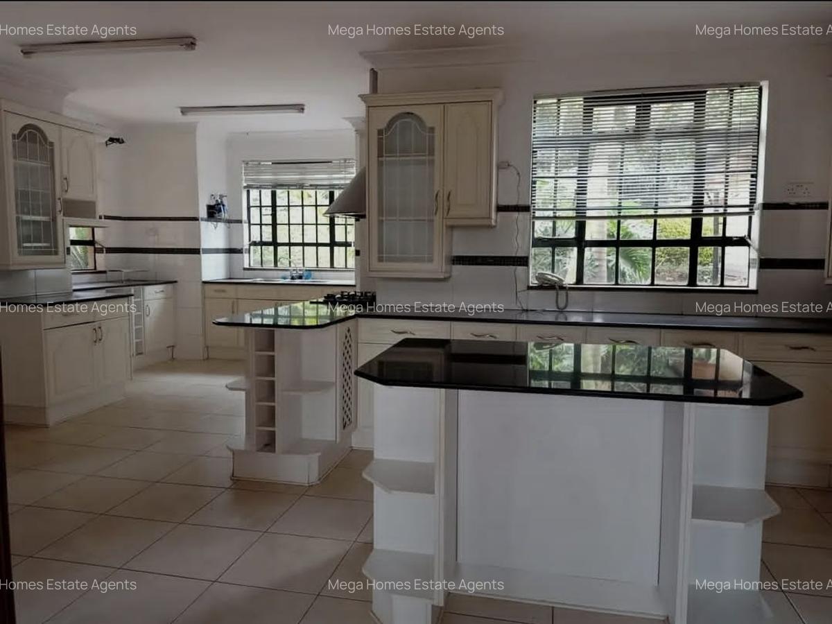 5 Bed Townhouse with En Suite in Runda - 12