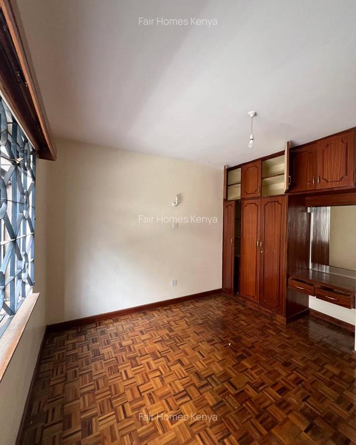 4 Bed Townhouse with En Suite at Valley Arcade - 8