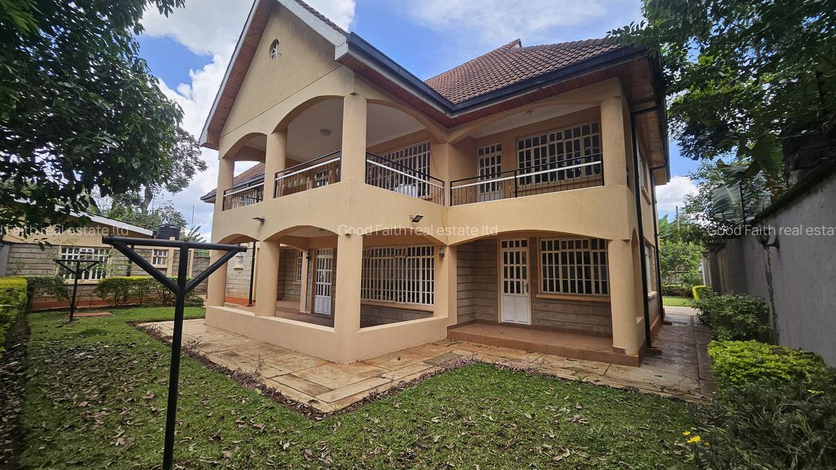 4 Bed House with En Suite in Rosslyn - 10