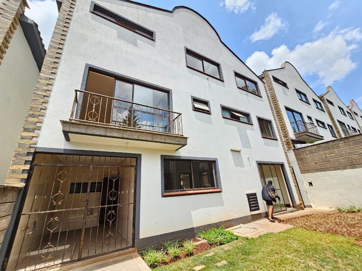 5 Bed Townhouse with En Suite in Spring Valley - 4