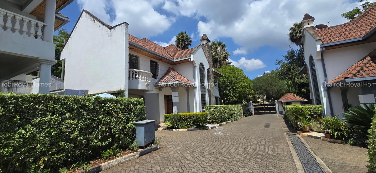 4 Bed Townhouse with En Suite at Lavington Green - 1