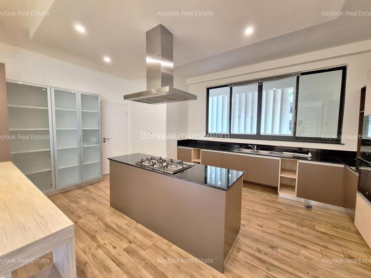 3 Bed Apartment with En Suite at Riverside Drive - 1