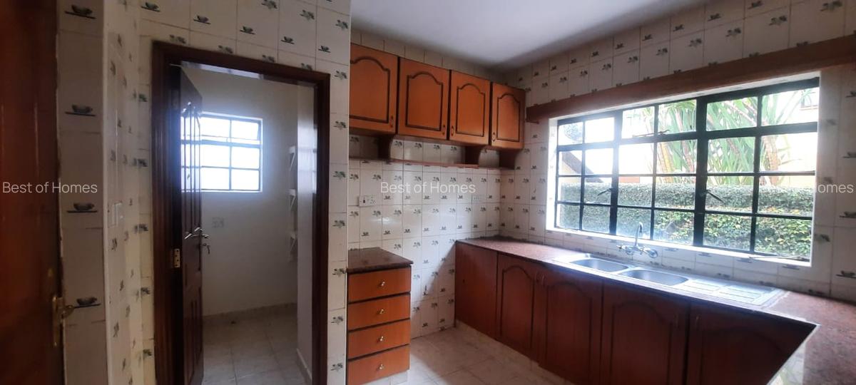 4 Bed Townhouse with En Suite in Lavington - 14