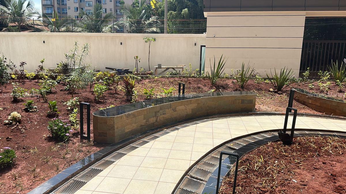 3 Bed Apartment with En Suite at Riverside Drive - 15