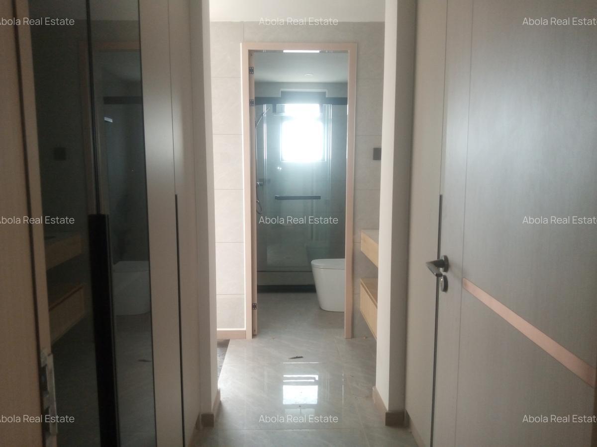 3 Bed Apartment with En Suite in Riverside - 7