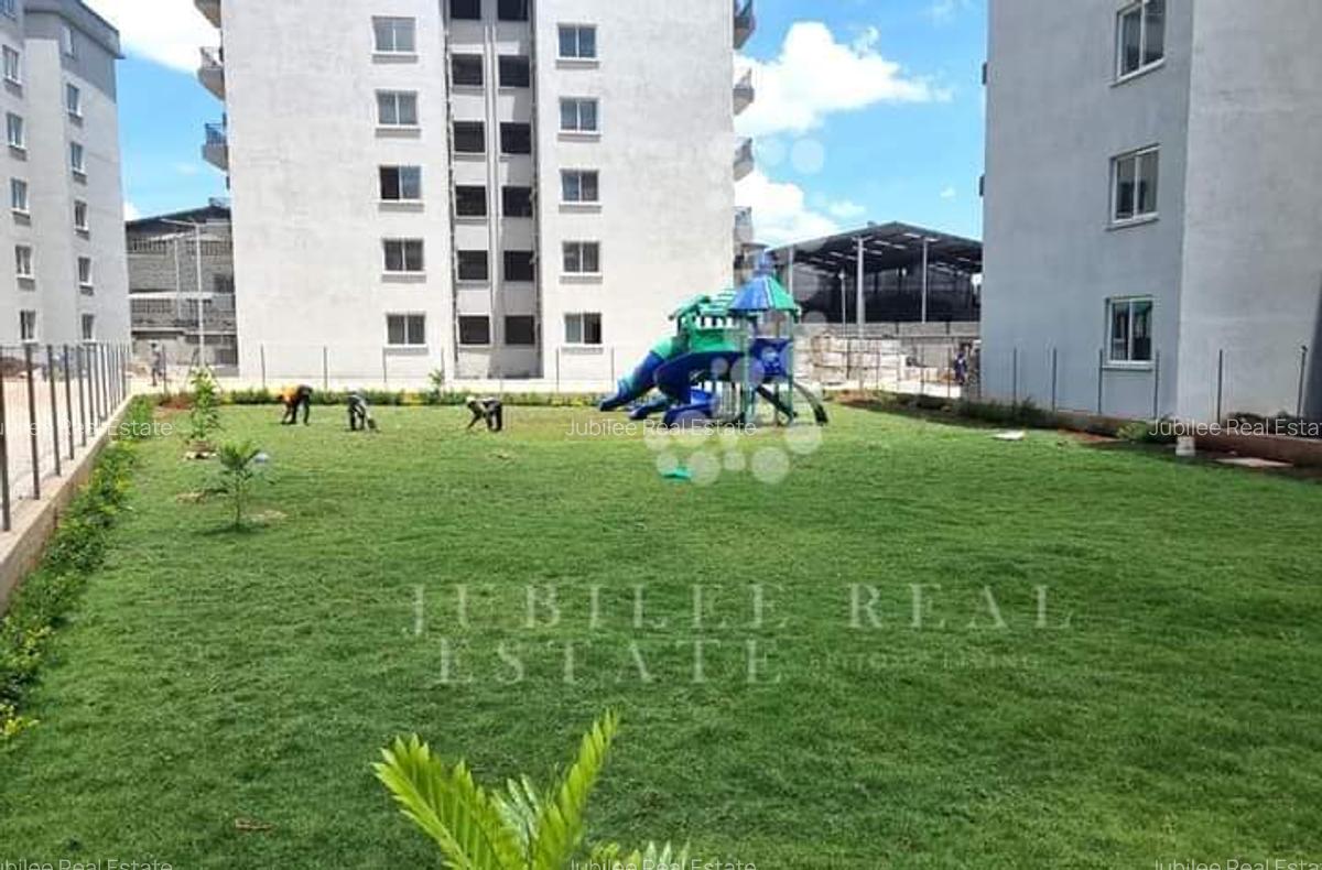 3 Bed Apartment with En Suite at Gateway Mall - 12