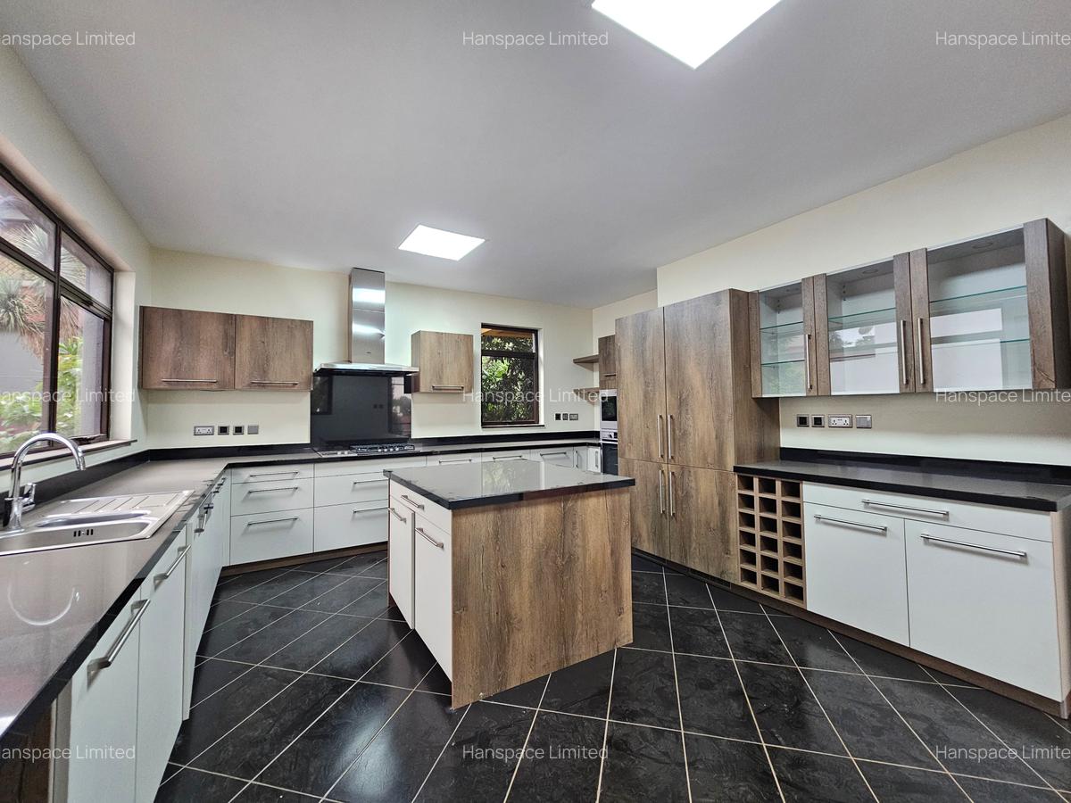 5 Bed Villa with En Suite in Lavington - 5