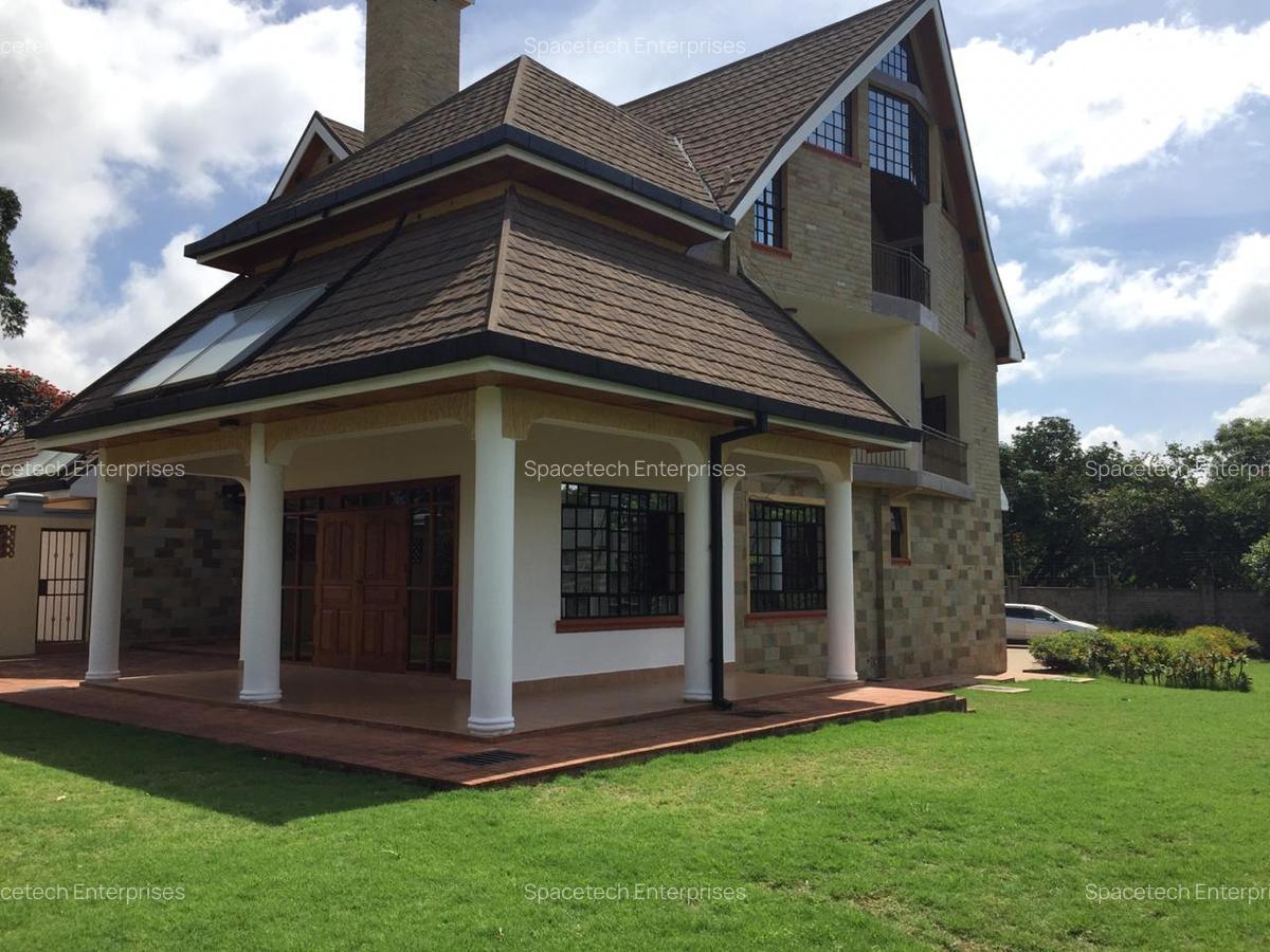 5 Bed House with En Suite in Runda - 1