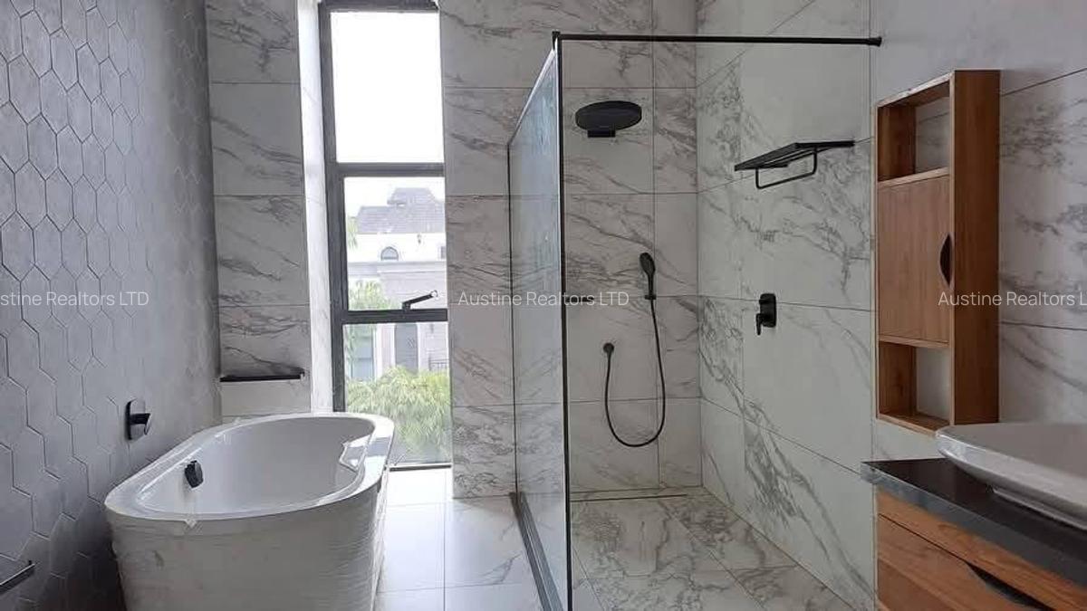 5 Bed Townhouse with En Suite in Loresho - 13