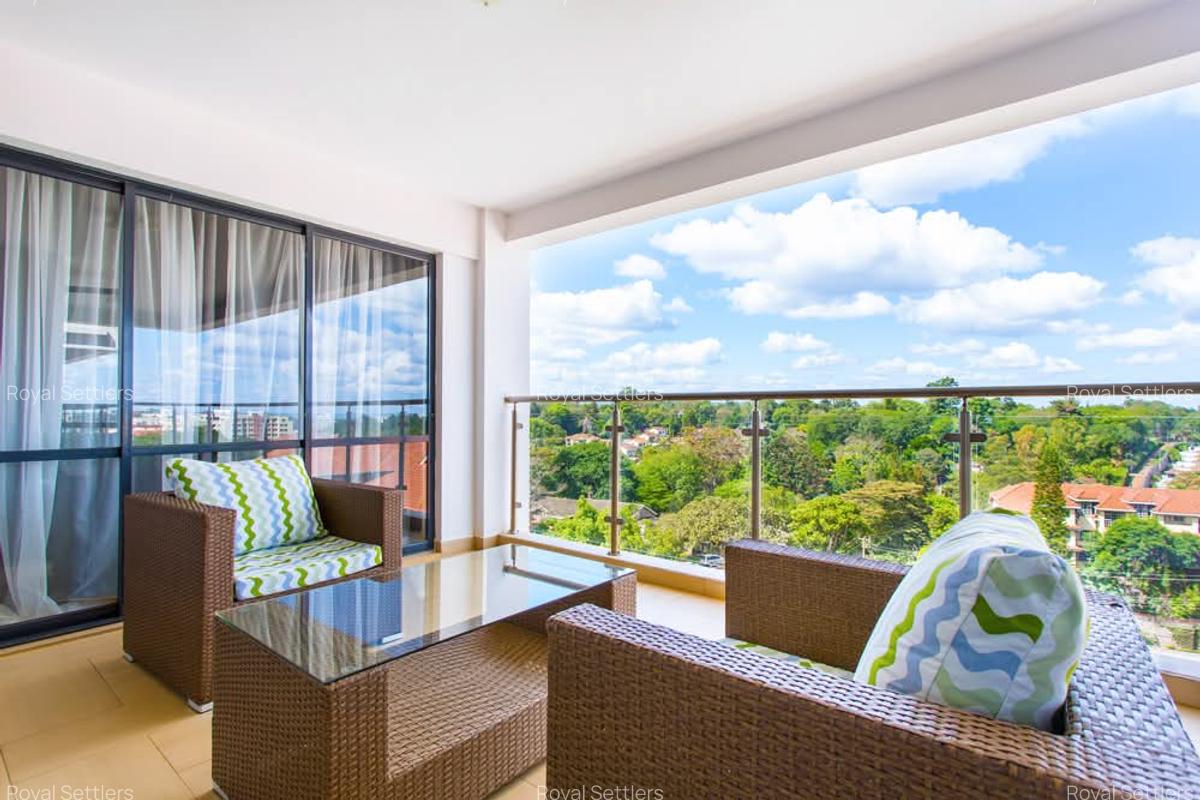 Serviced 2 Bed Apartment with En Suite at Brookside Drive - 4