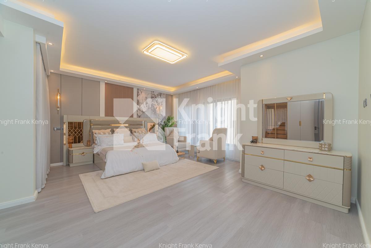 3 Bed Apartment with En Suite at 4Th Parklands Avenue - 5