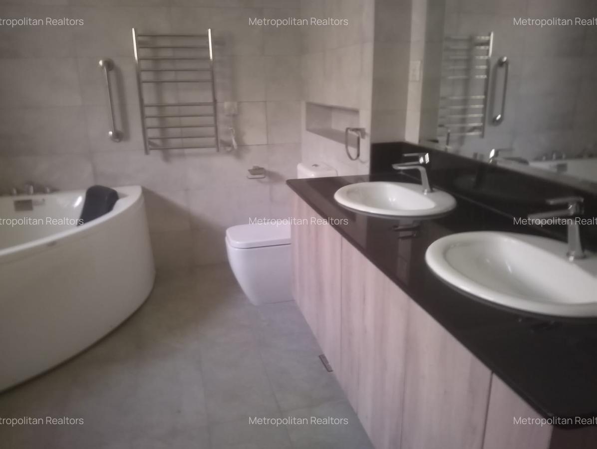 4 Bed Villa with En Suite at Ndege Road - 10