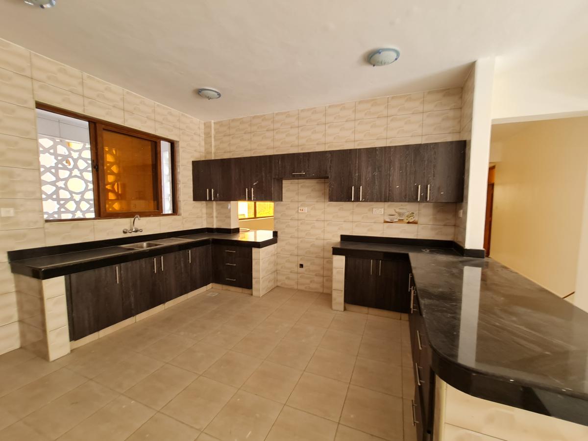 3 Bed Apartment with En Suite in Nyali Area - 5