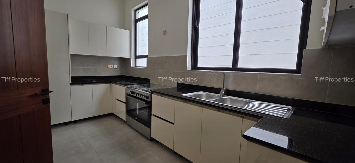 5 Bed Townhouse in Kitisuru - 6