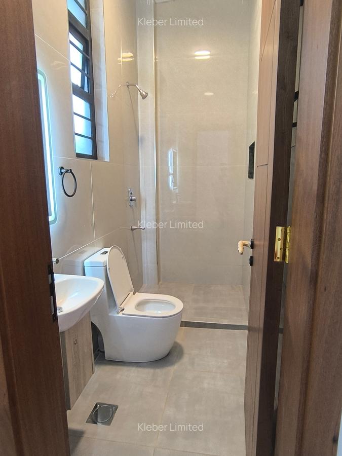 4 Bed Villa with En Suite at Muhuri Road - 13