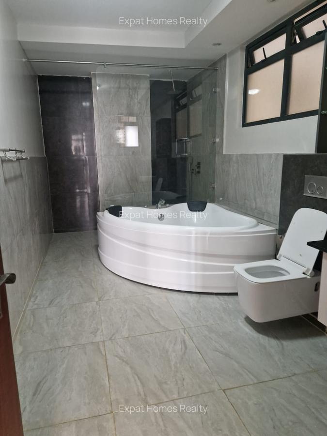 3 Bed Apartment with En Suite in Riverside - 10