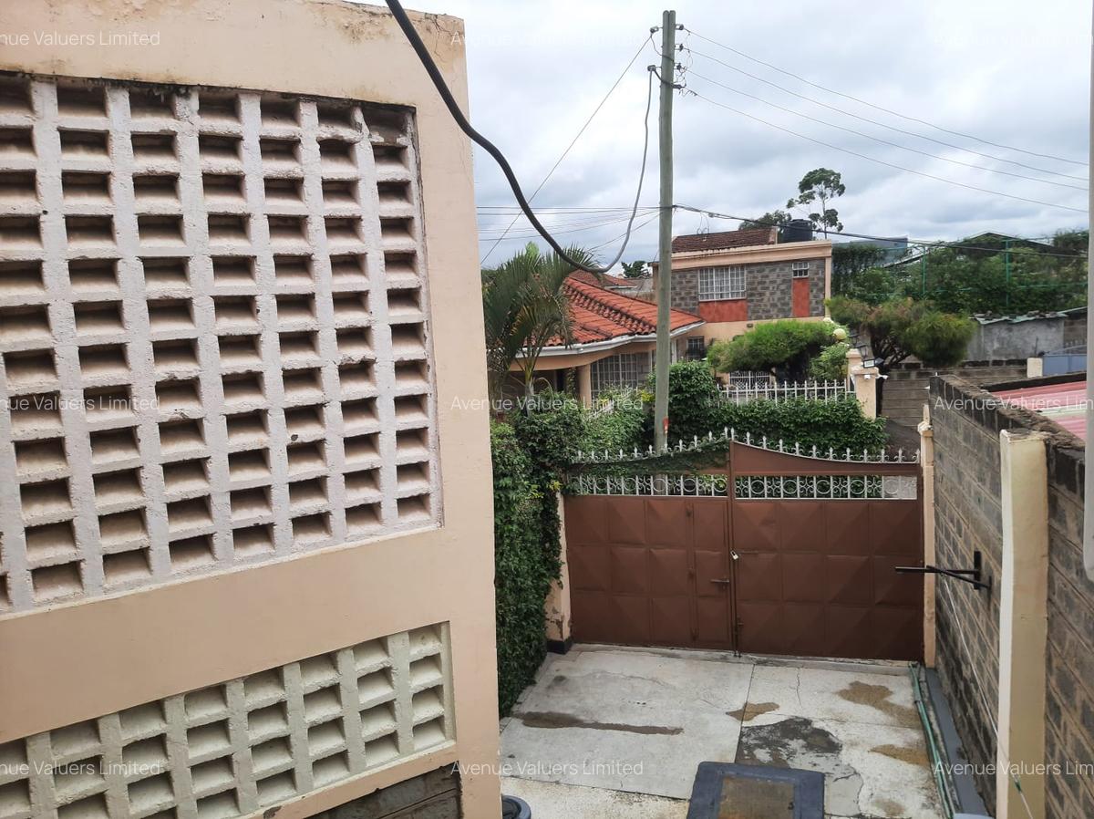 10 Bed House with En Suite at Chady Road - 6