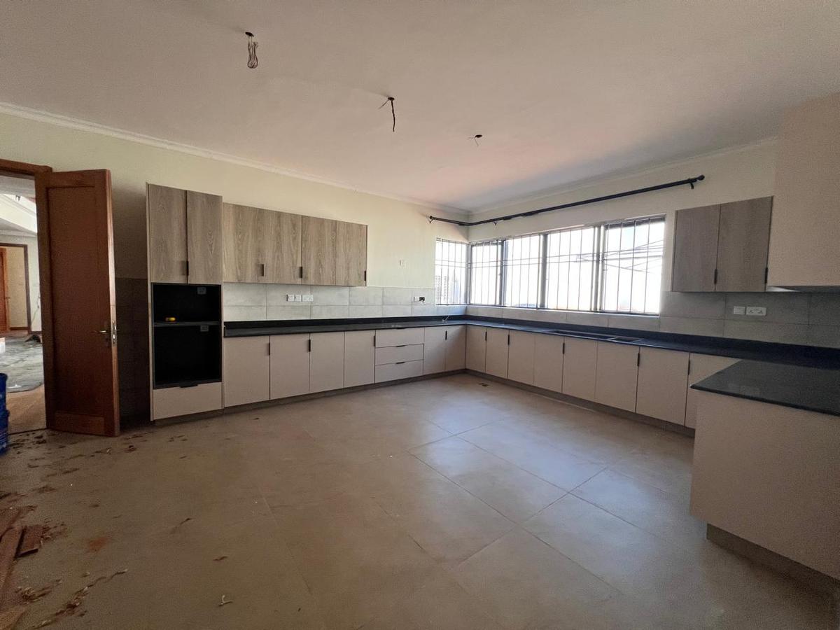 6 Bed Villa with Swimming Pool in Loresho - 3