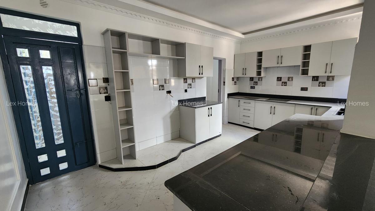 3 Bed House with En Suite at Rimpa - 6