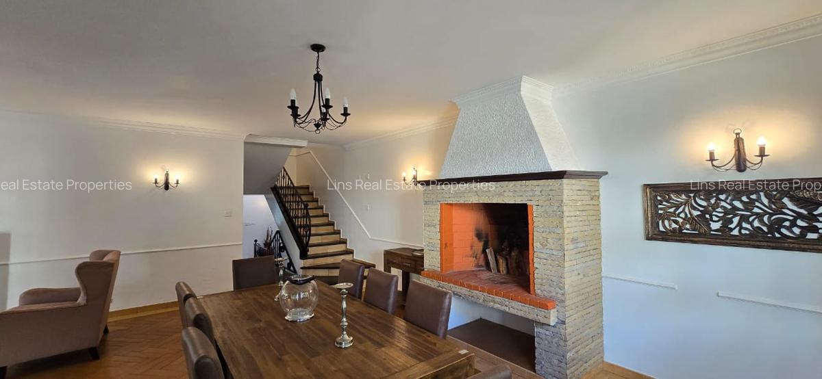 4 Bed Townhouse with En Suite in Kyuna - 13