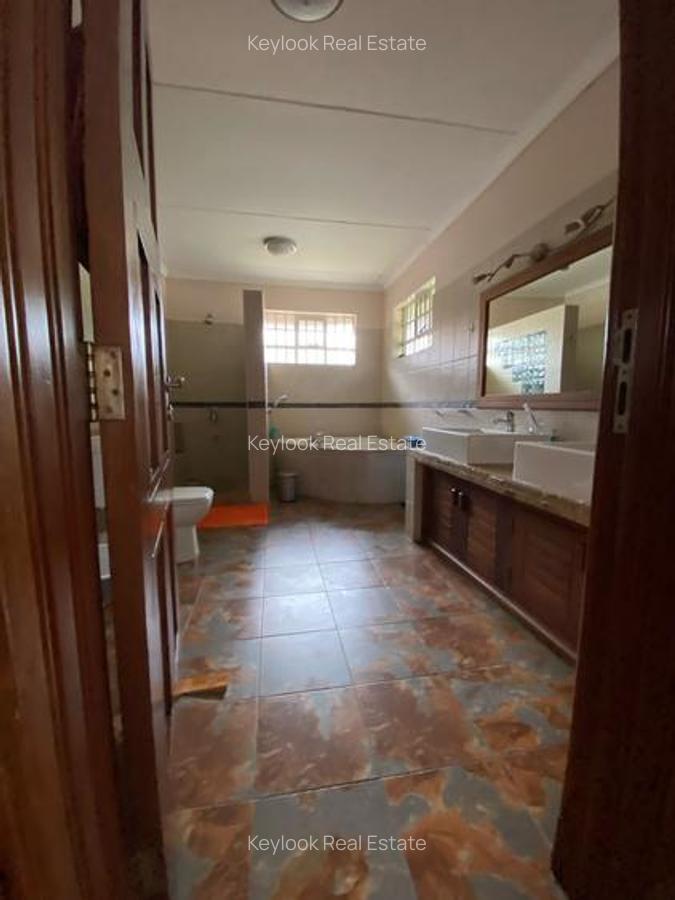 4 Bed Townhouse with En Suite at Peponi Road - 6