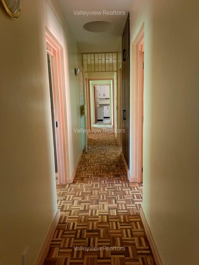 3 Bed Townhouse with En Suite at Lavington - 19