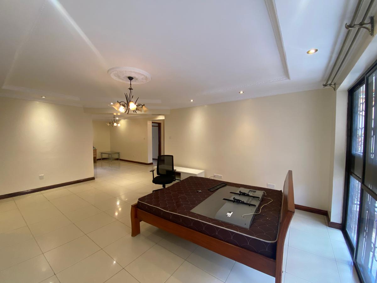 3 Bed Apartment with En Suite in Lavington - 3