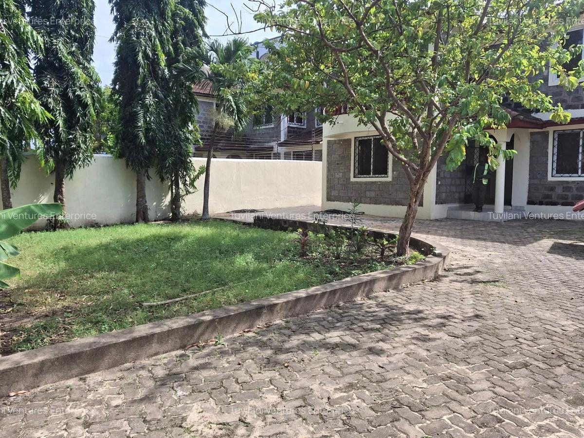 4 Bed Villa with En Suite at Utange - 2