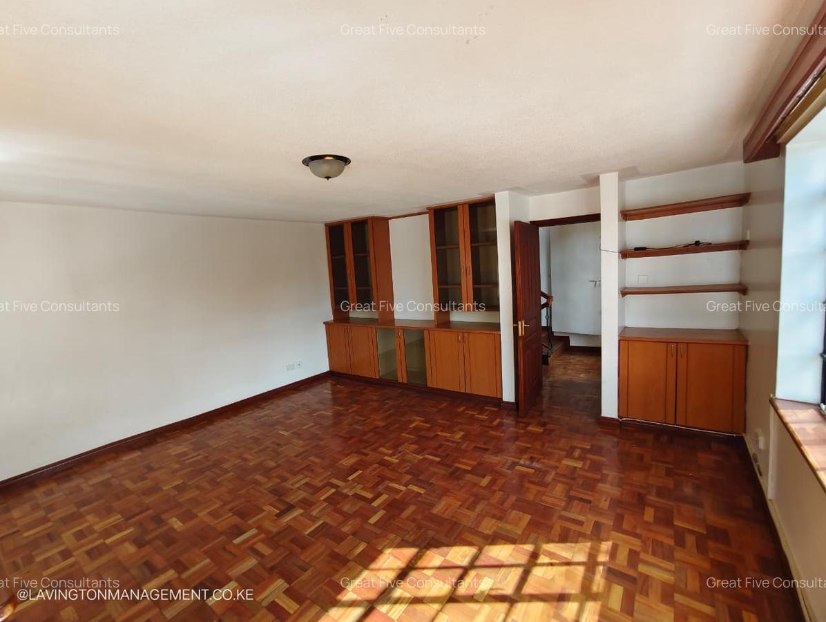 5 Bed Villa with En Suite in Lavington - 12