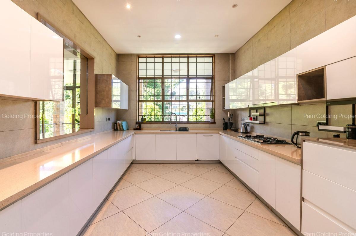 5 Bed Townhouse with En Suite in Nyari - 7